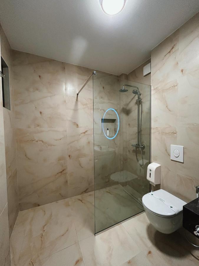 Clinton Tirana Inn Bagian luar foto