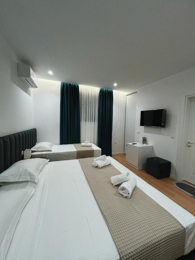 Clinton Tirana Inn Bagian luar foto