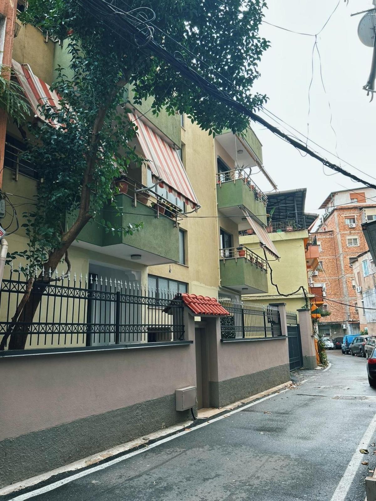 Clinton Tirana Inn Bagian luar foto