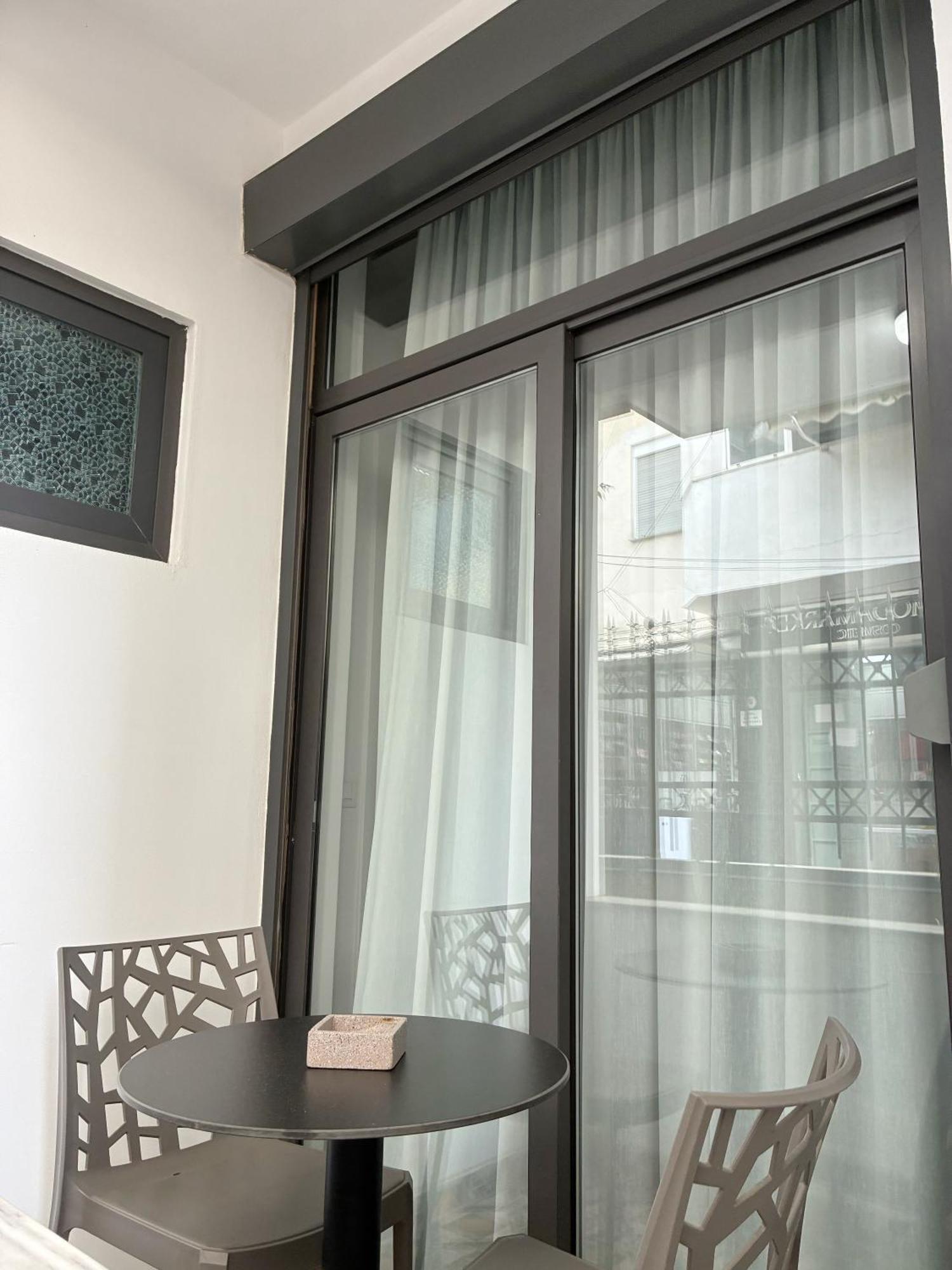 Clinton Tirana Inn Bagian luar foto